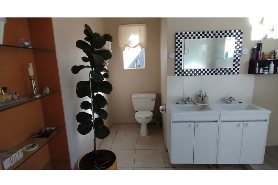 4 Bedroom Property for Sale in Walmer Eastern Cape